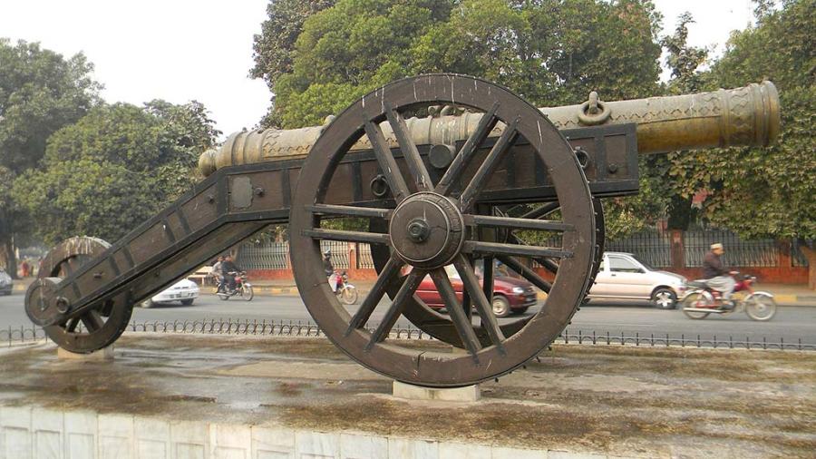 Lahore Museum - Slide 2